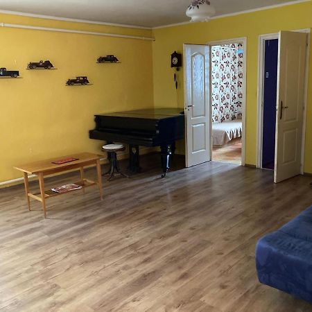 Leander Vendégház Gyöngyös Esterno foto
