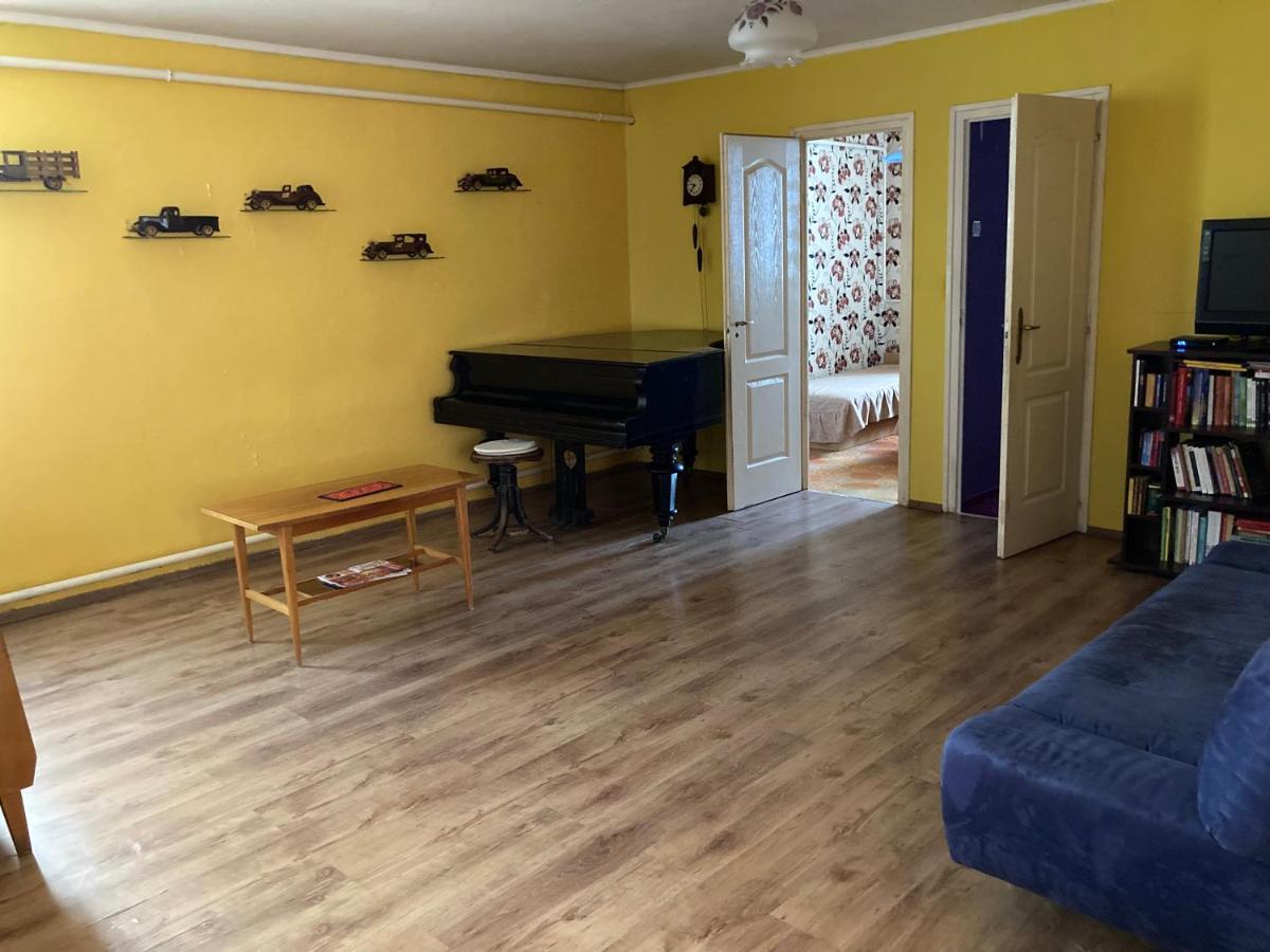 Leander Vendégház Gyöngyös Esterno foto